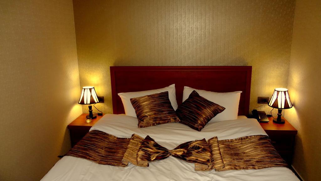 Park Avenue Hotel Jerevan Pokoj fotografie